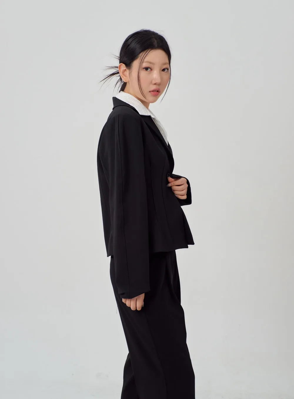 Cropped V-Neck Jacket IM315