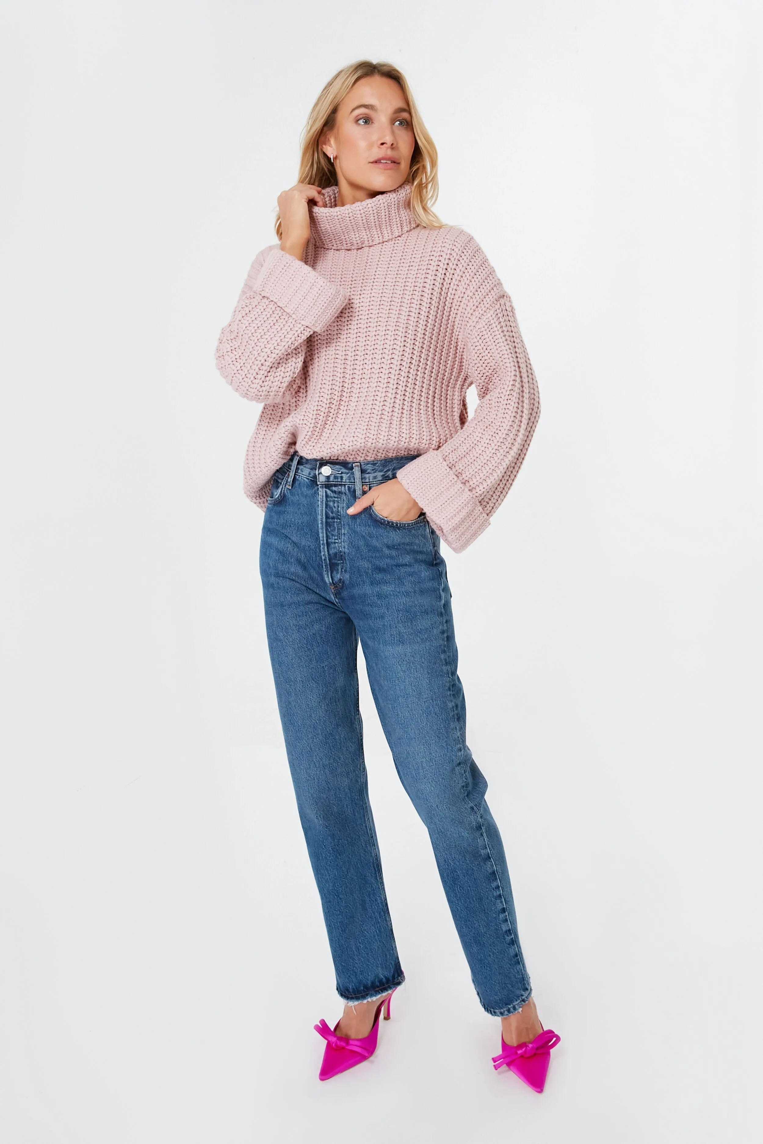 Quartz Wide Sleeve Turtleneck