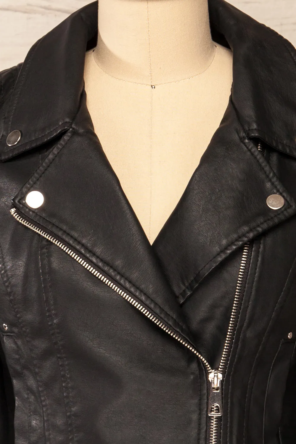 Willemstad | Cropped Faux Leather Jacket